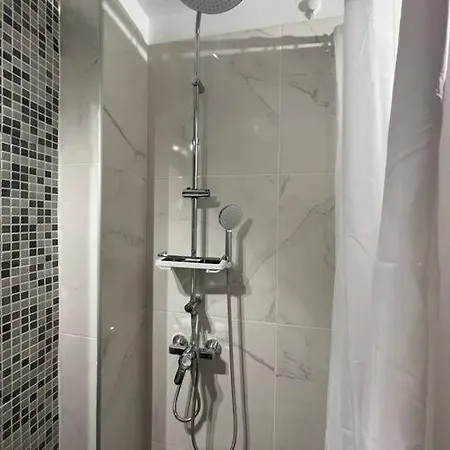 Apartment Stylish With Garden, Hilton Area. Near Metro Athens
